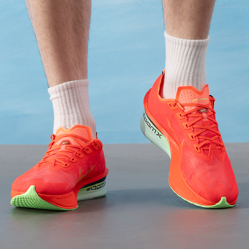 รองเท้าผู้ชายไนกี้ ซูมเอ็กซ์ เ - Men'S Shoes In Next บทวิจารณ์และราคา