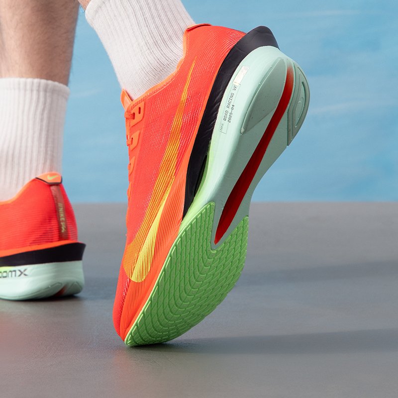 รองเท้าผู้ชายไนกี้ ซูมเอ็กซ์ เ - Men'S Shoes In Next บทวิจารณ์และราคา